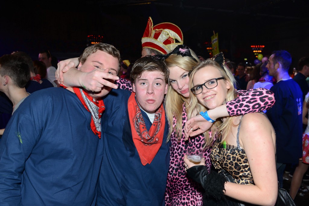 ../Images/Jubileum feest 5x11 555.jpg